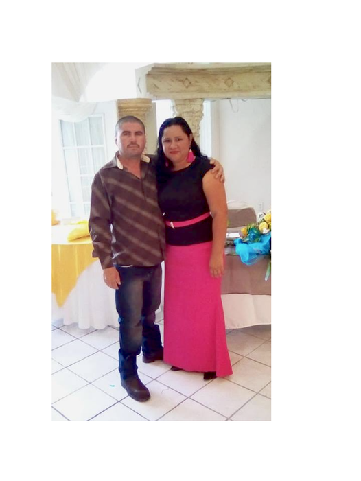 Pareja abrazados