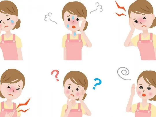 Mujer con sintomas de menopausia
